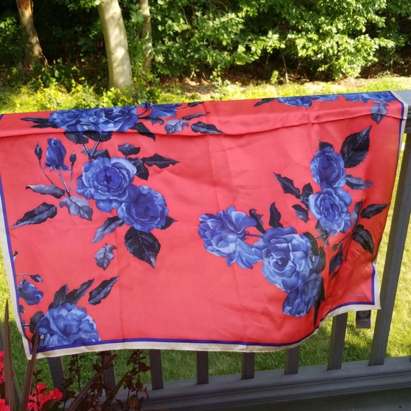 Vince Camuto Accessories - Vince Camuto 100% Silk Scarf